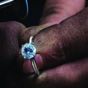 Making a diamond engagement ring
