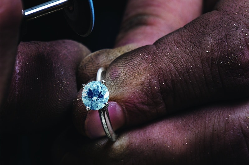 Making a diamond engagement ring