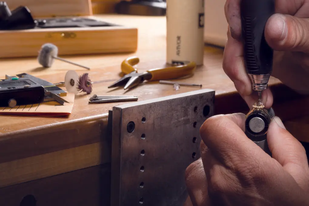 Creating a unique engagement ring by hand