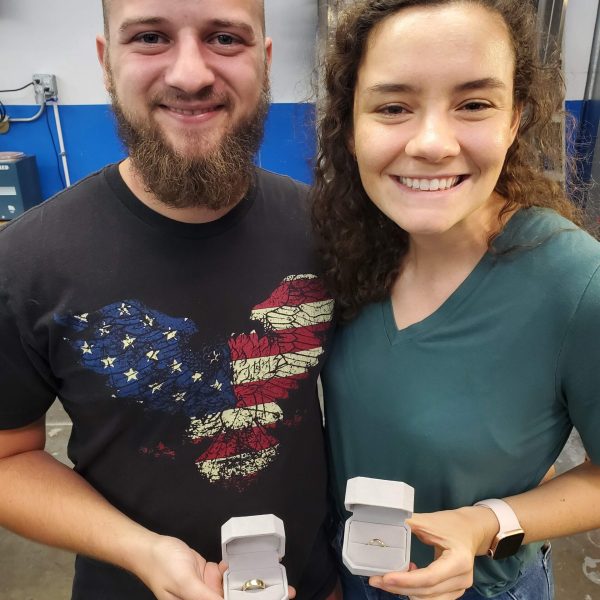 Couples build a wedding ring workshop in the DIY make a ring class 2